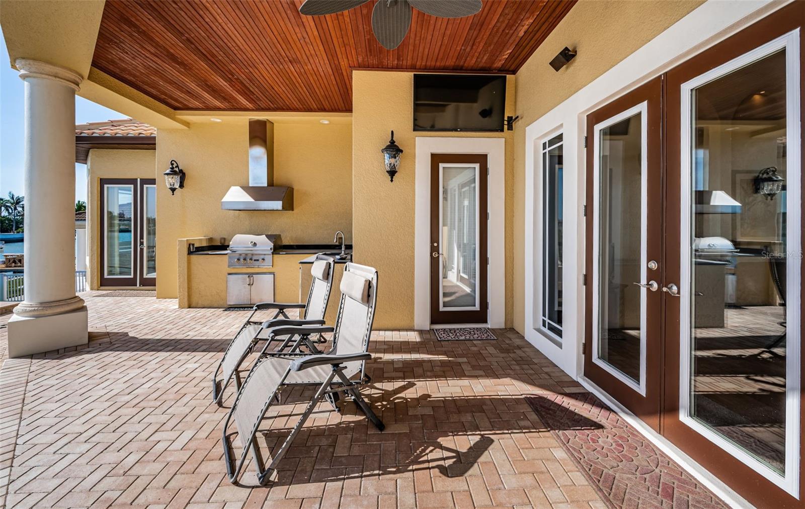 TB8455716 Property Photo