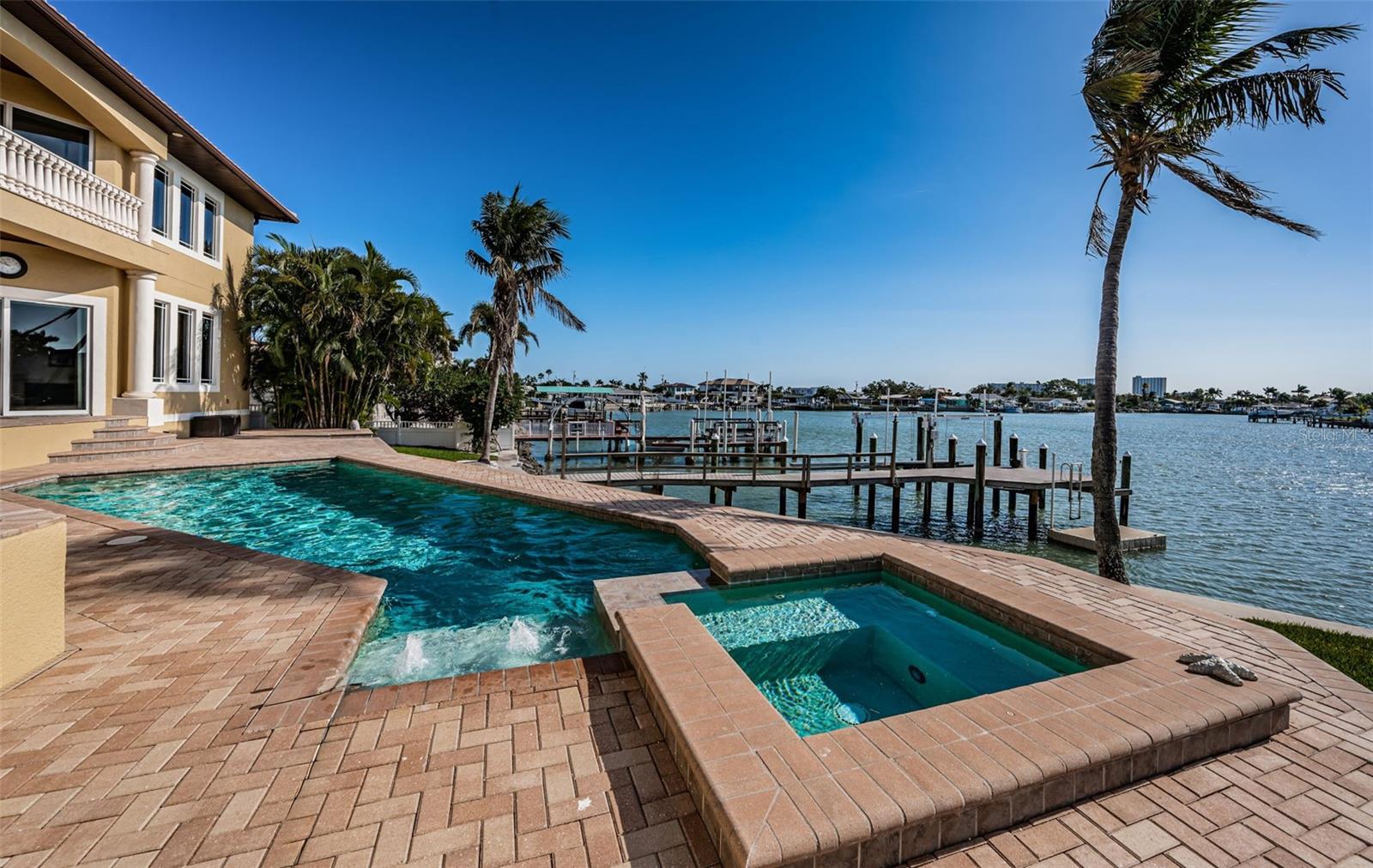 TB8455716 Property Photo