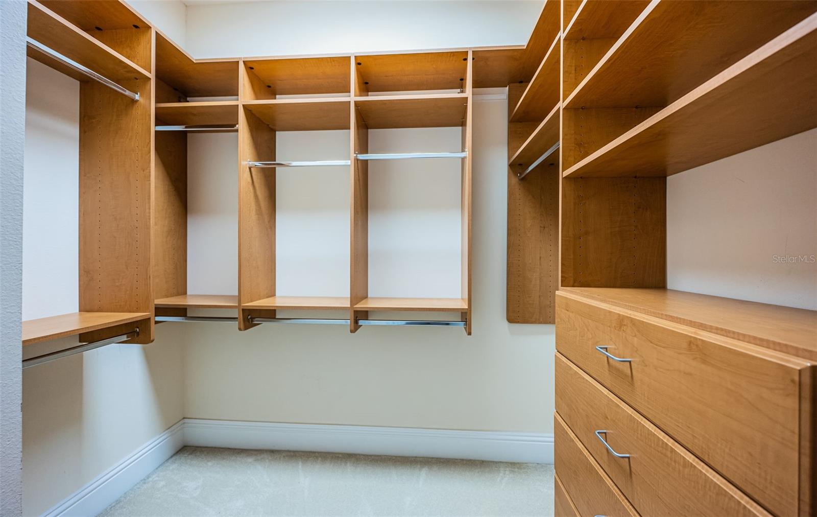 TB8455716 Property Photo