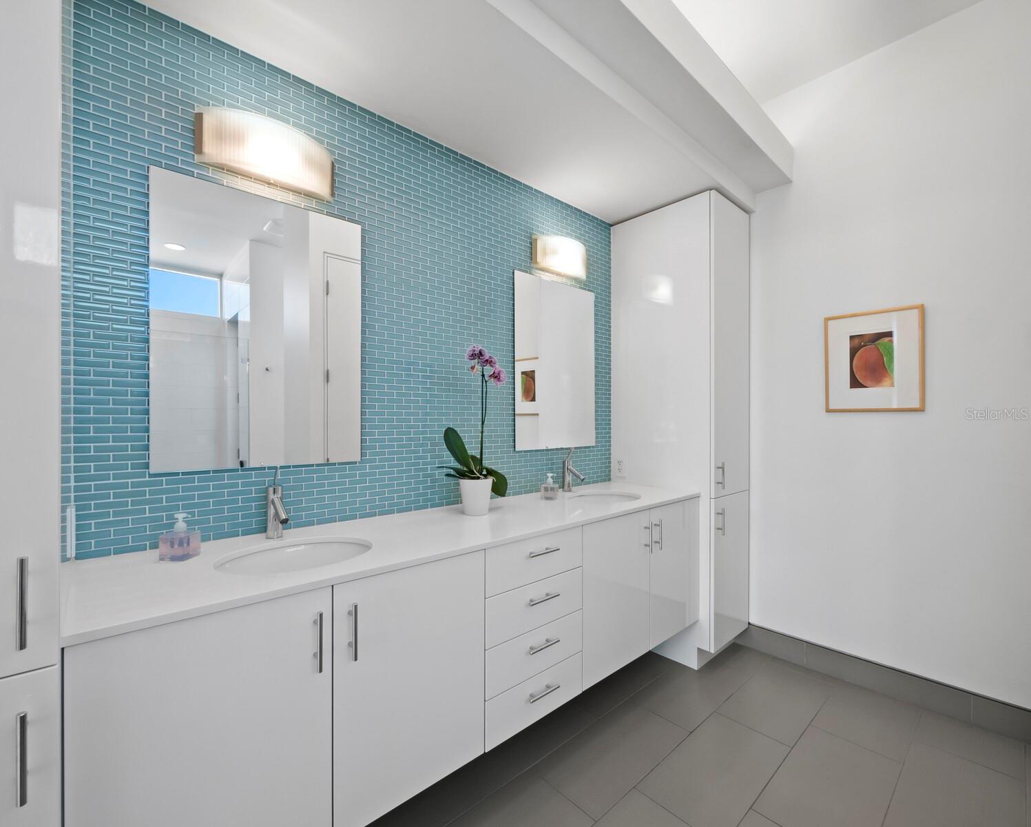 A4674992 Property Photo