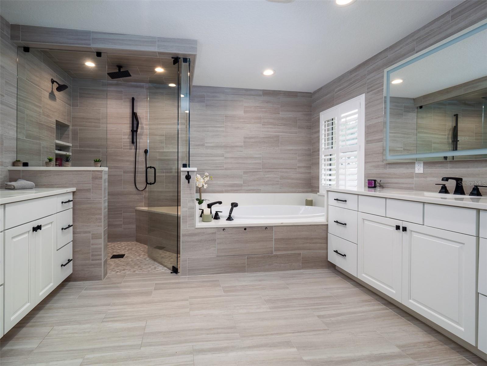 OM714938 Property Photo