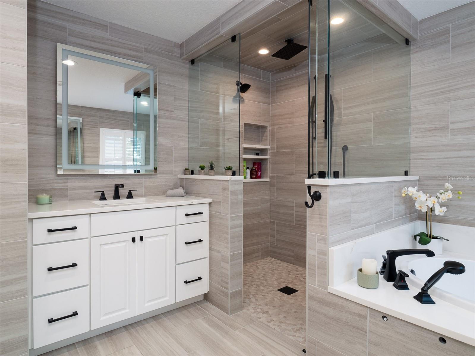 OM714938 Property Photo