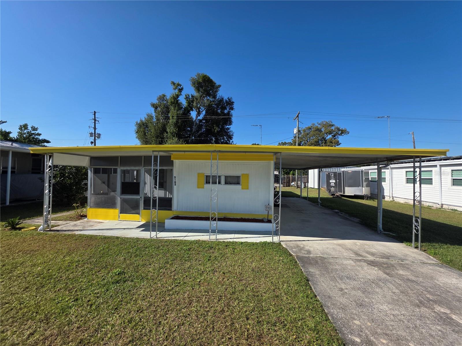 TB8455836 Property Photo