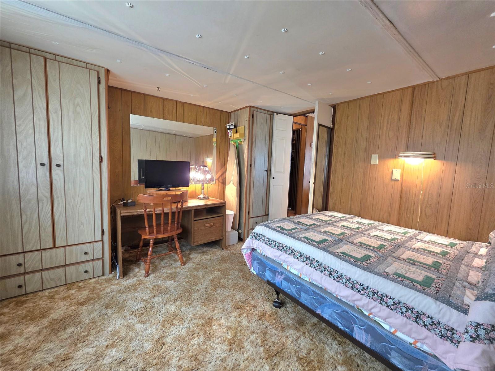 TB8455836 Property Photo