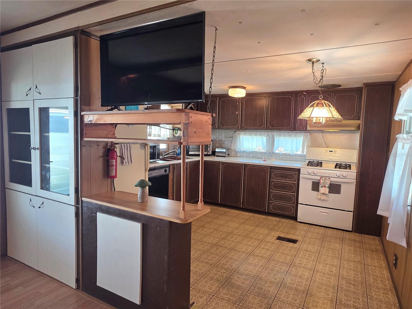 TB8455836 Property Photo