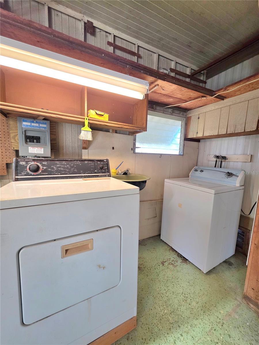 TB8455836 Property Photo