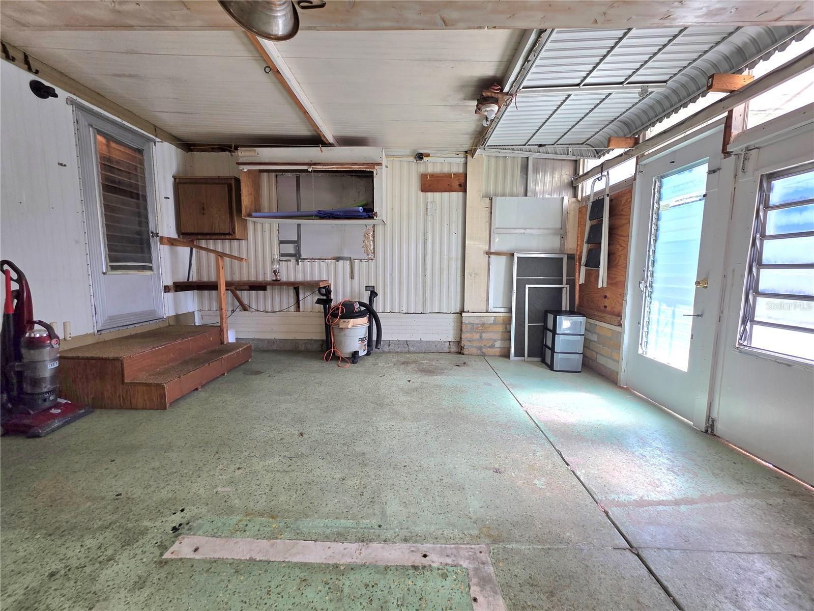 TB8455836 Property Photo