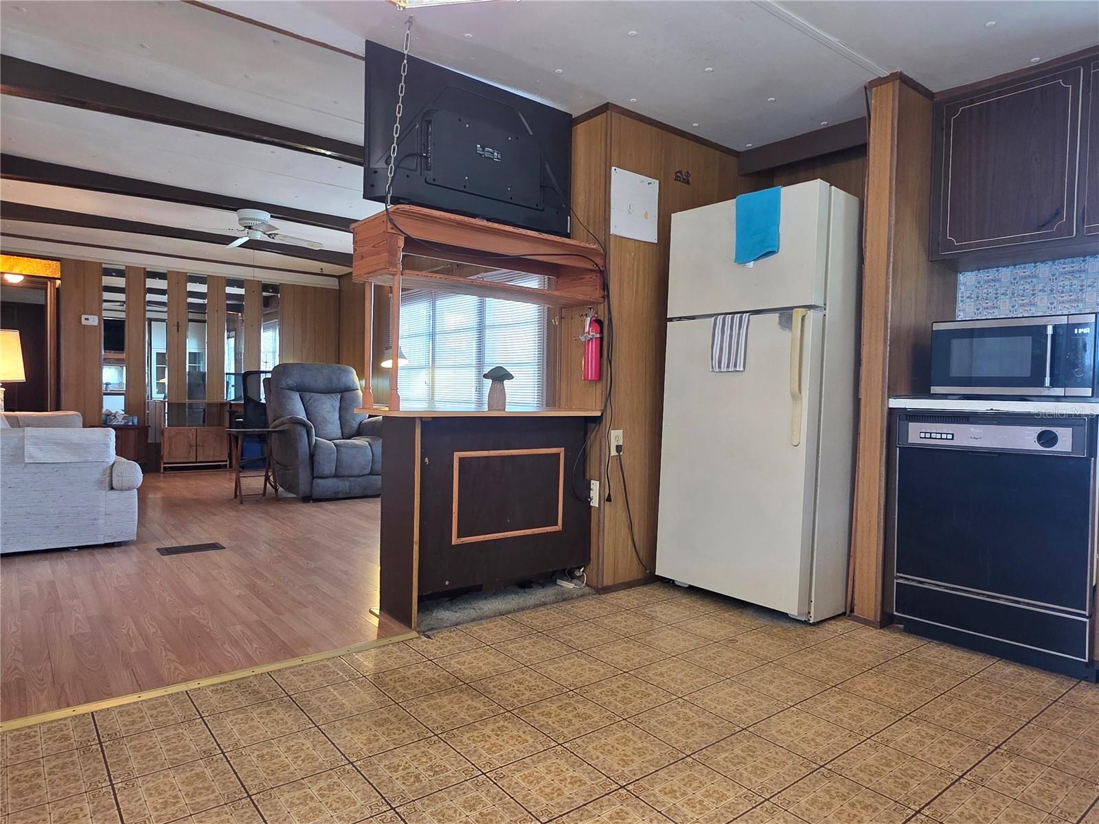 TB8455836 Property Photo