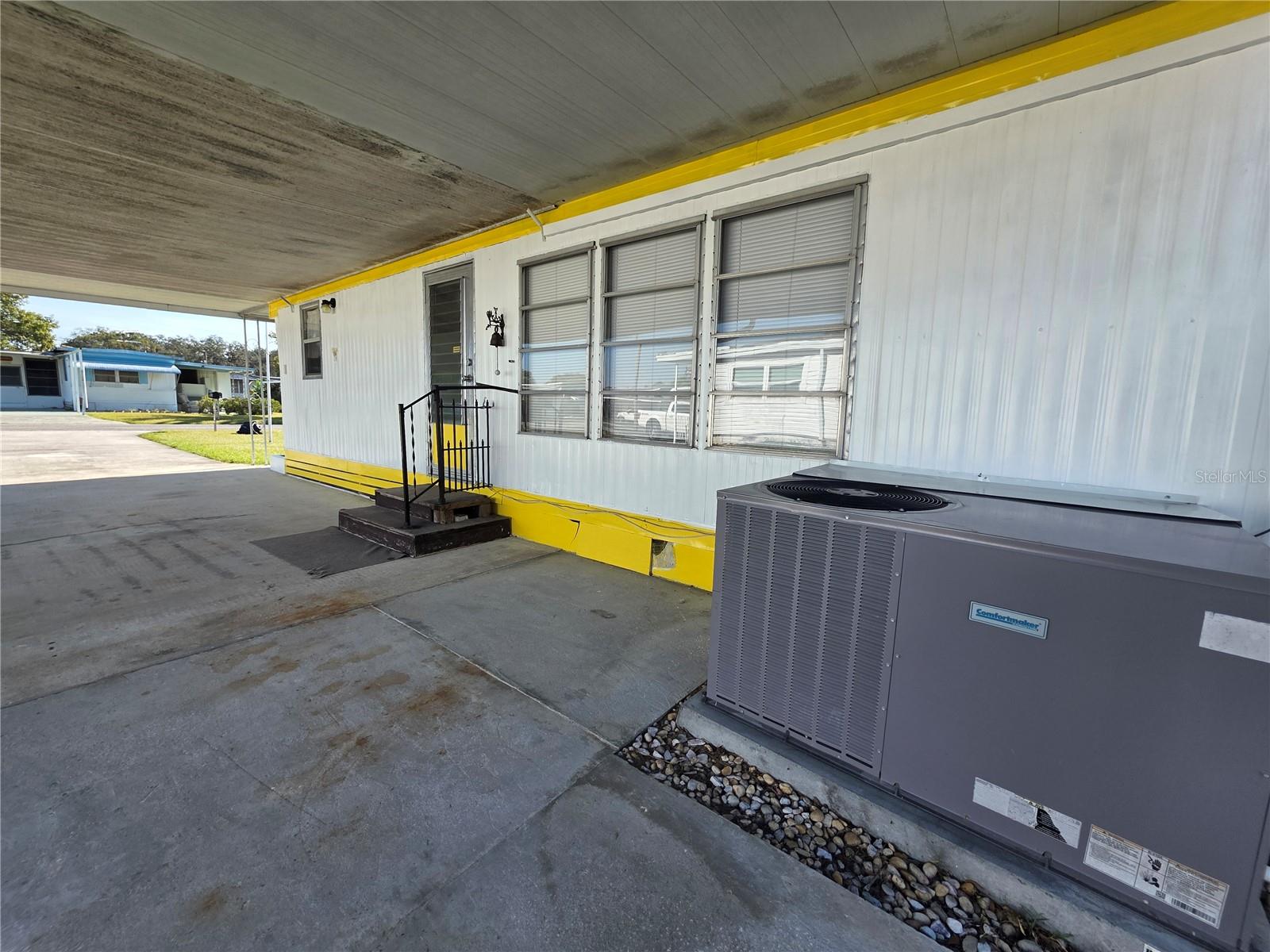 TB8455836 Property Photo