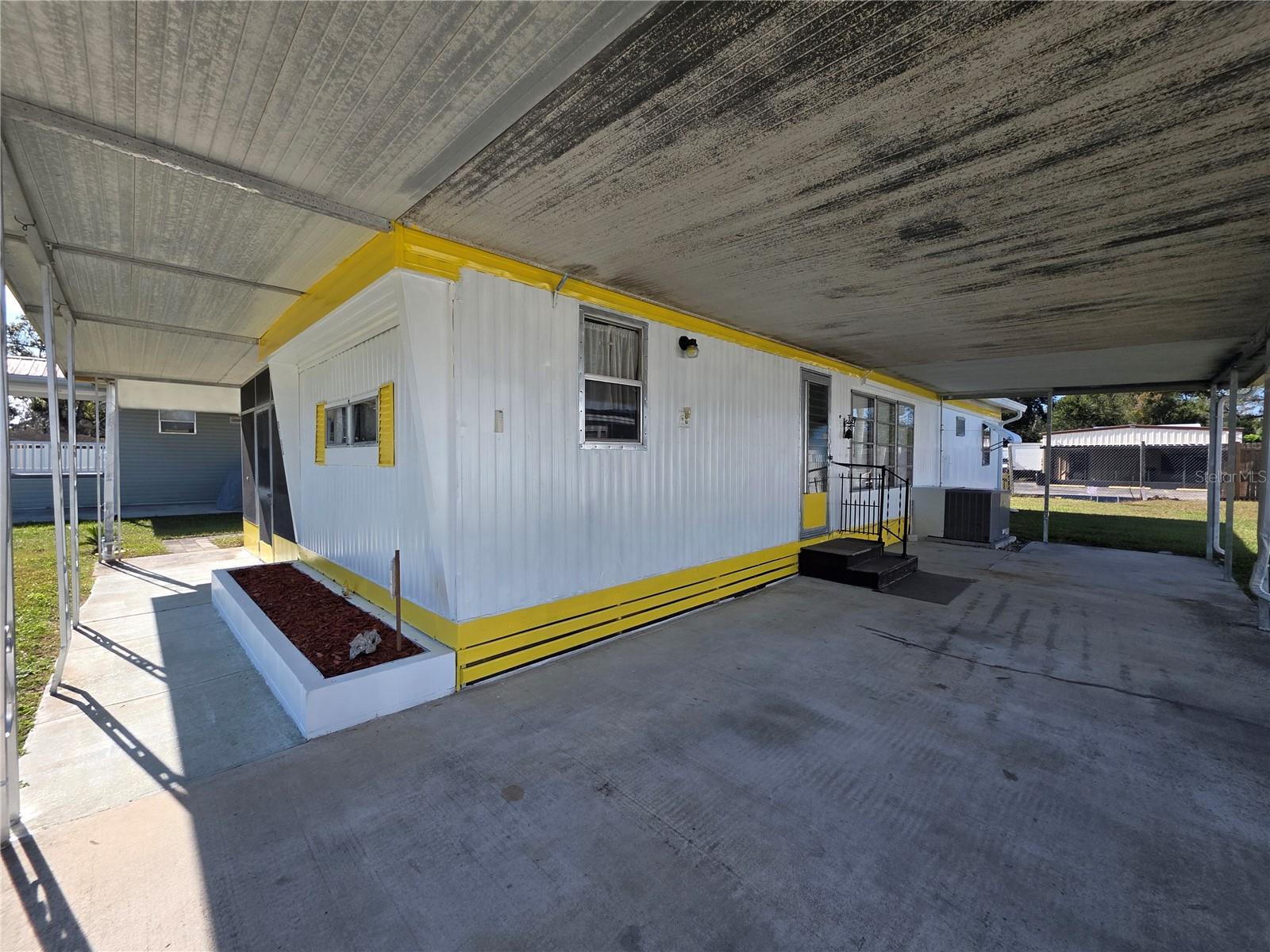 TB8455836 Property Photo