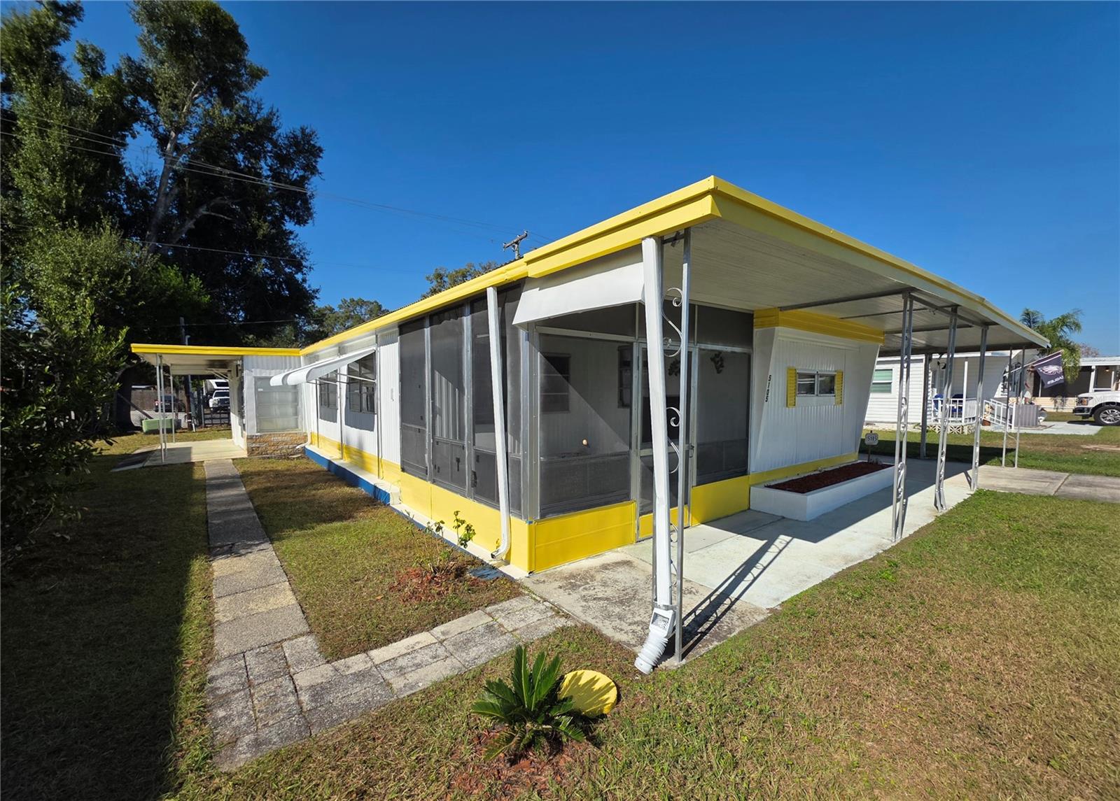 TB8455836 Property Photo