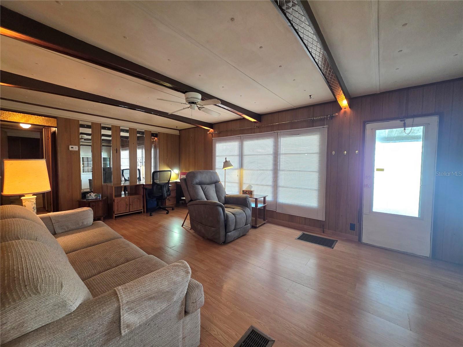 TB8455836 Property Photo