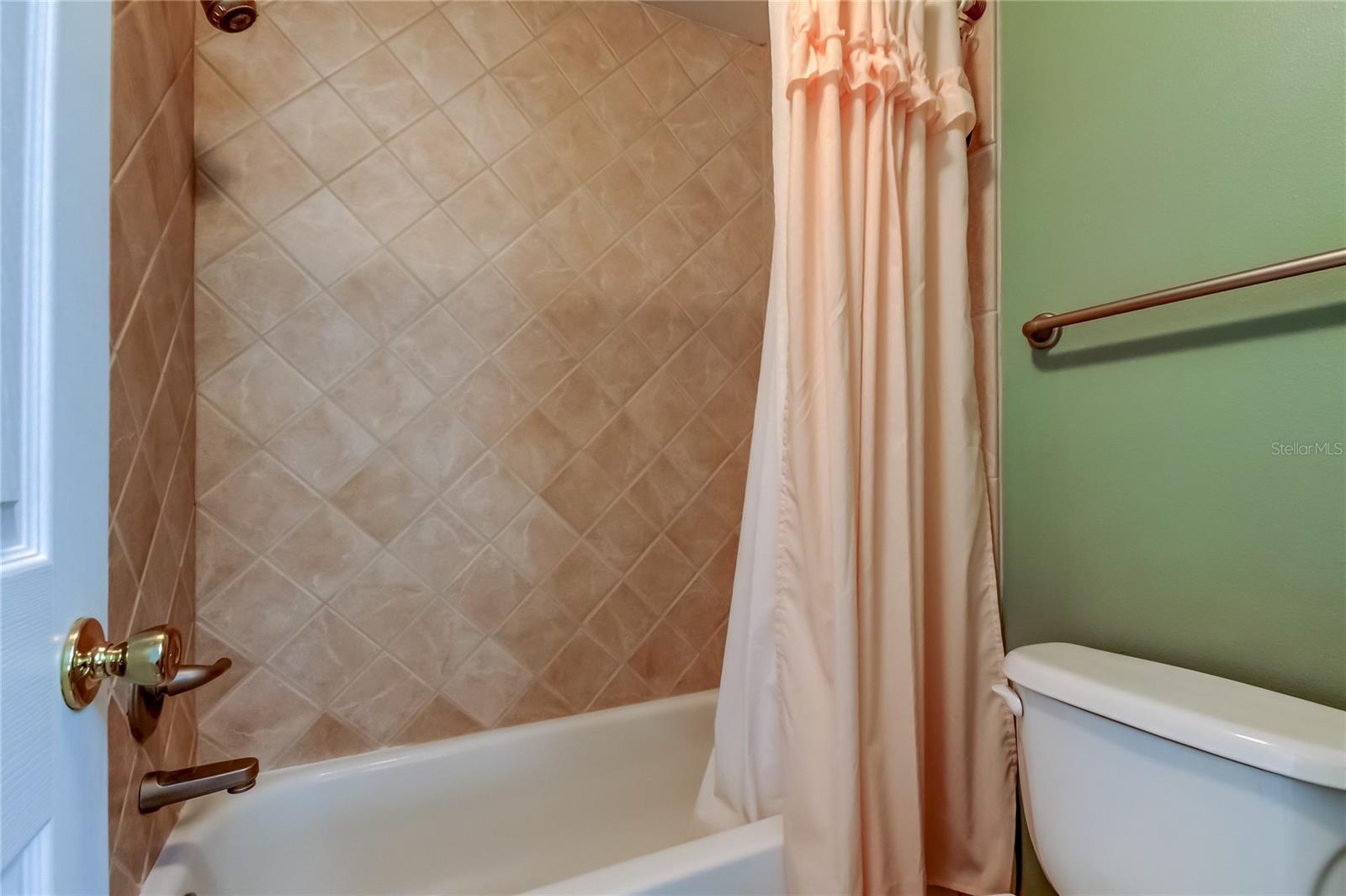 Primary En Suite Bath