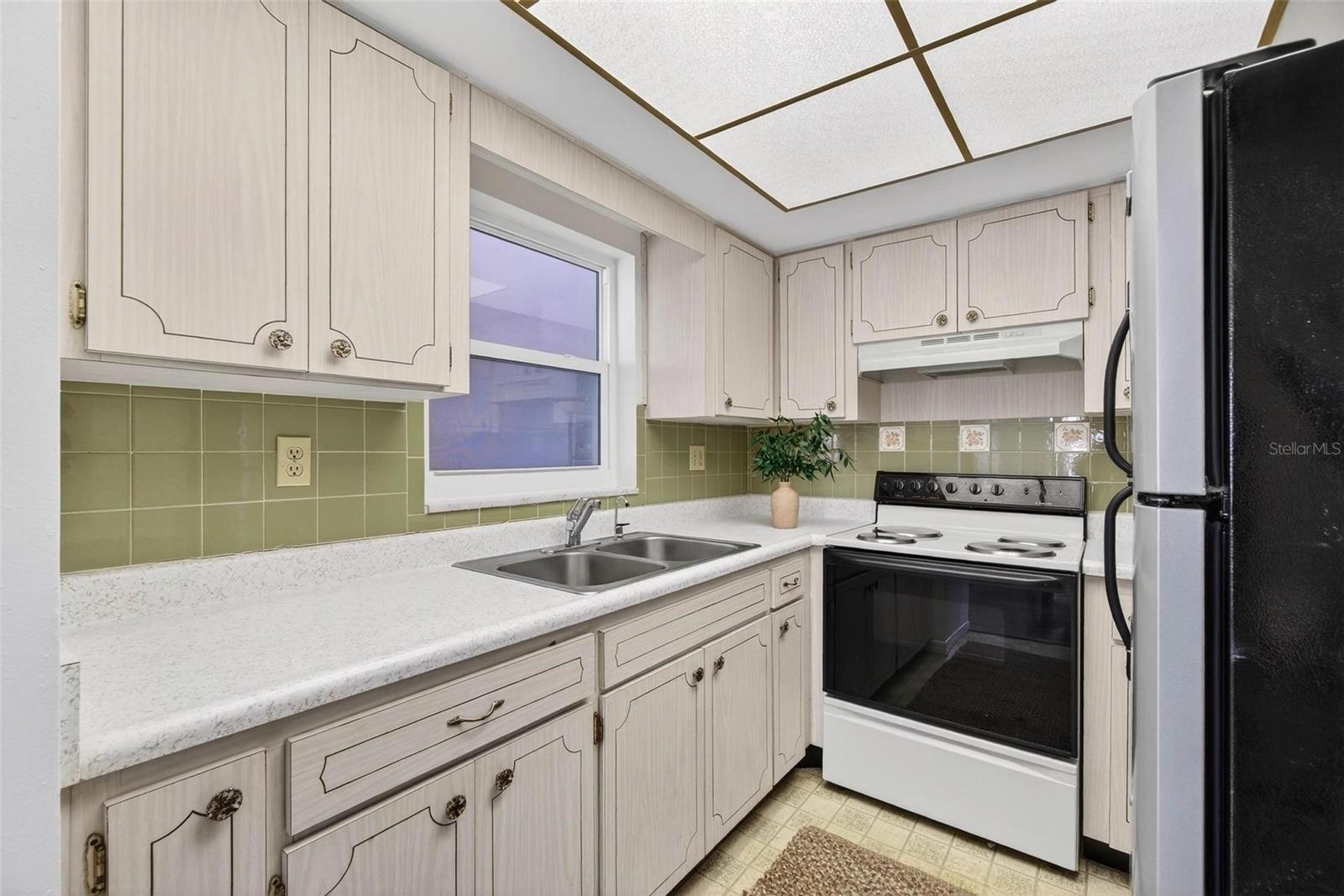 TB8455870 Property Photo