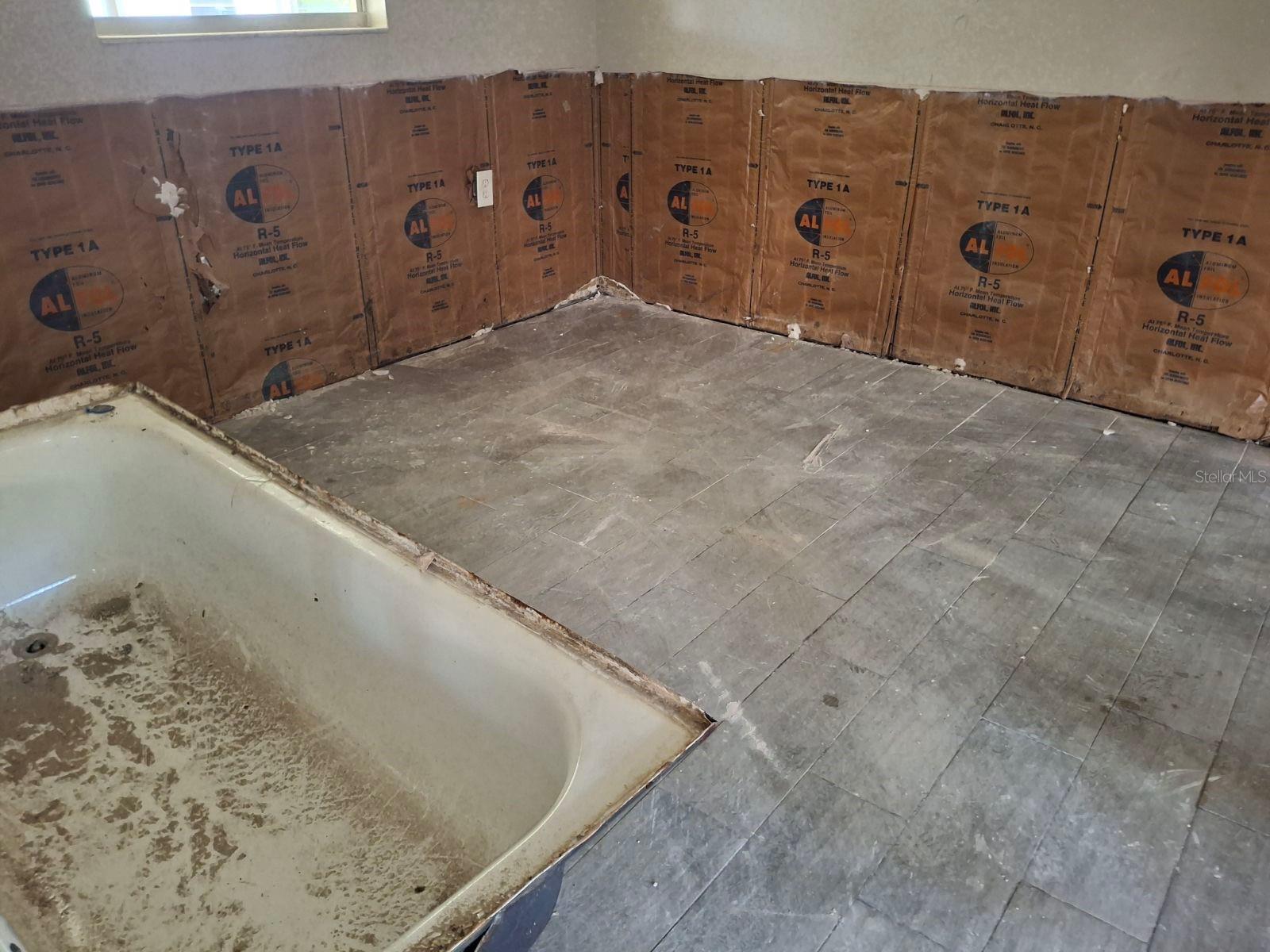 TB8455879 Property Photo