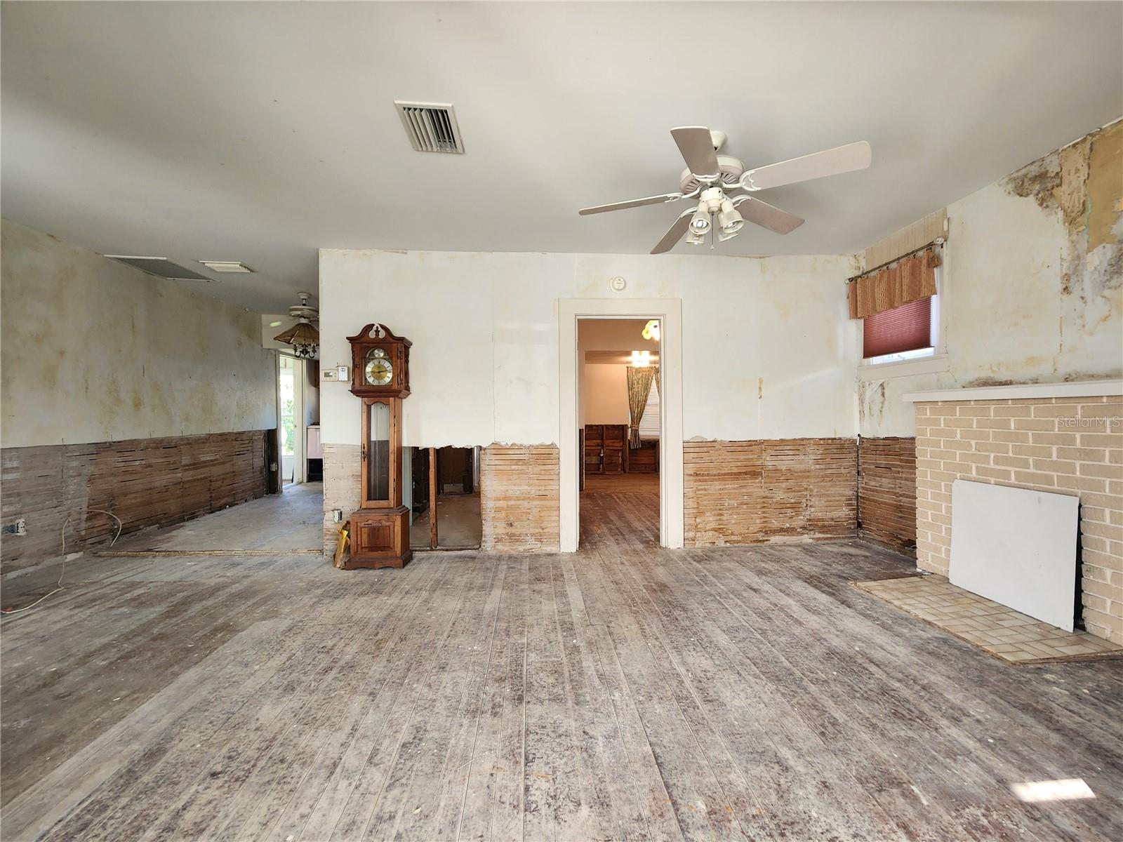 A4675044 Property Photo