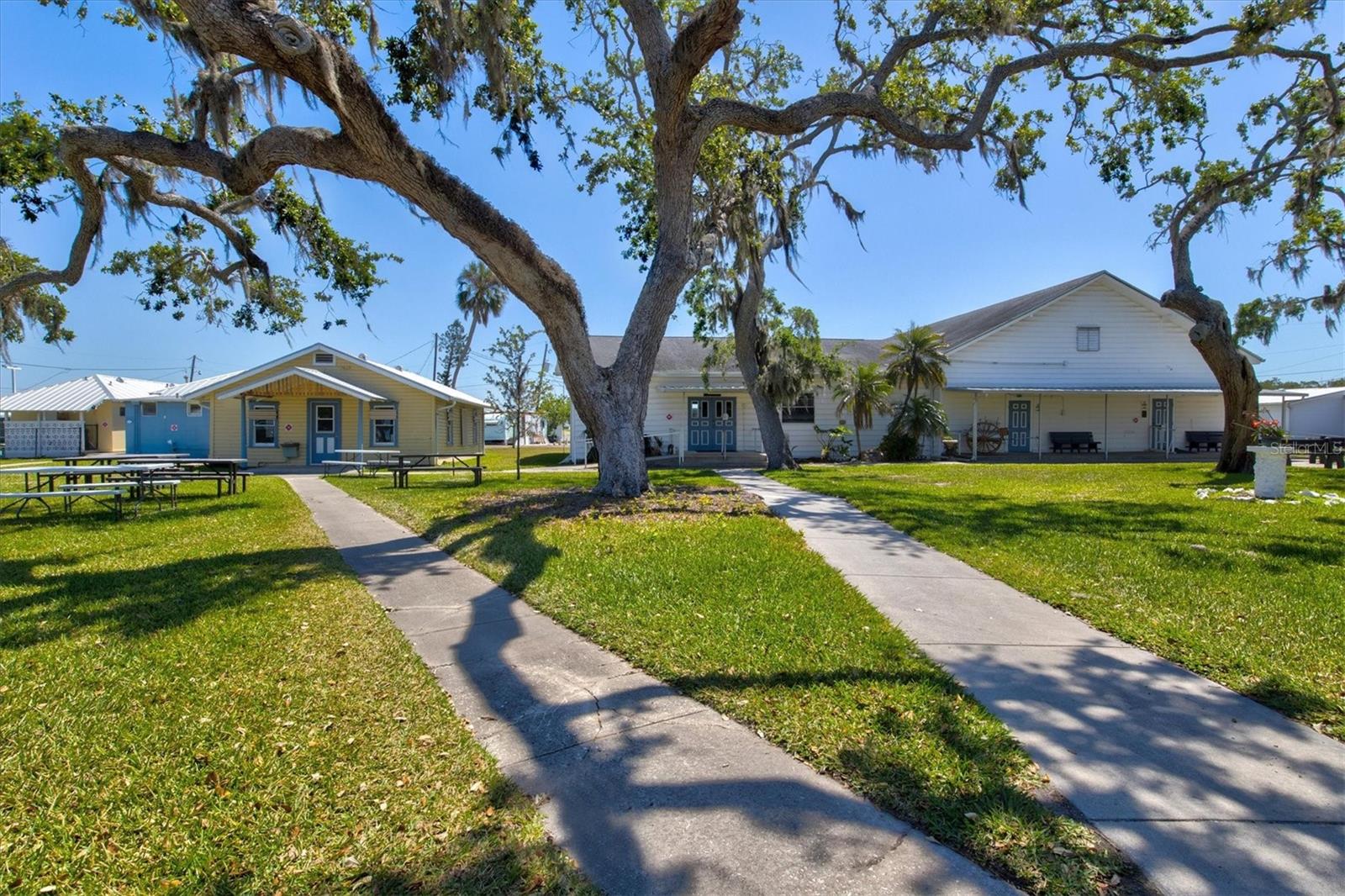 A4675044 Property Photo