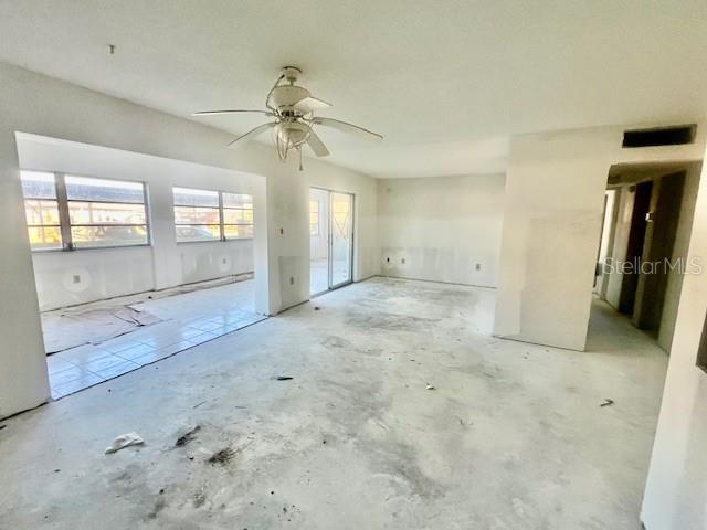 TB8455917 Property Photo