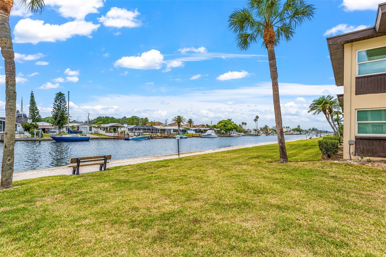 TB8455917 Property Photo