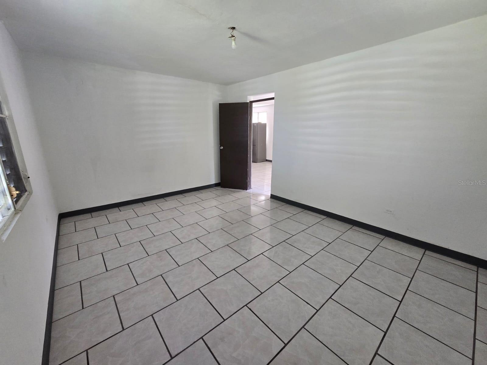 PR9117947 Property Photo