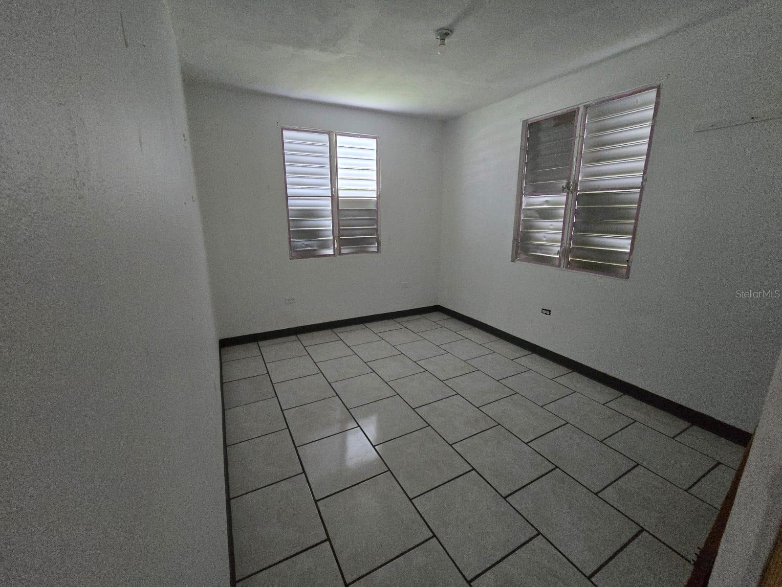 PR9117947 Property Photo