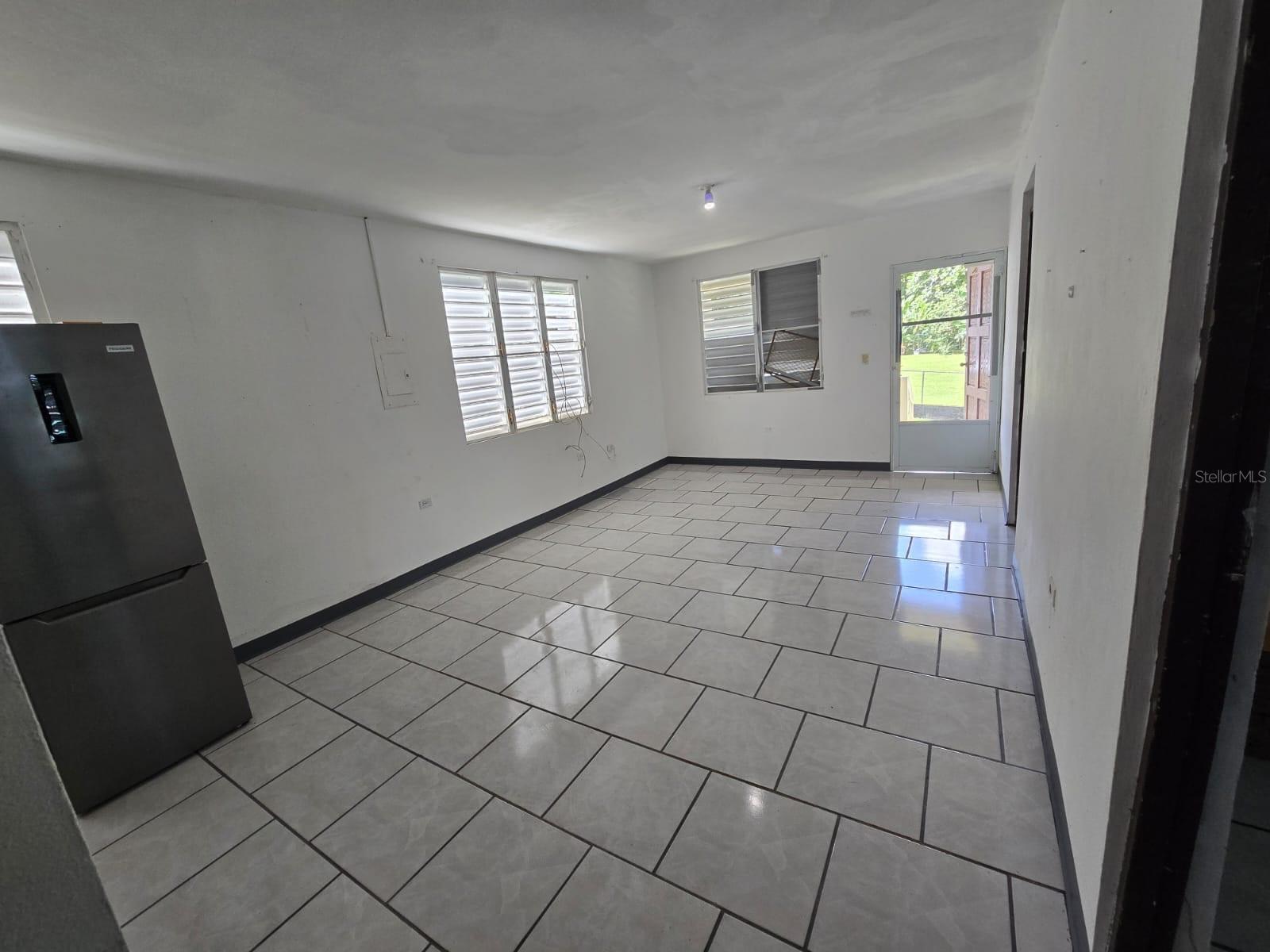 PR9117947 Property Photo