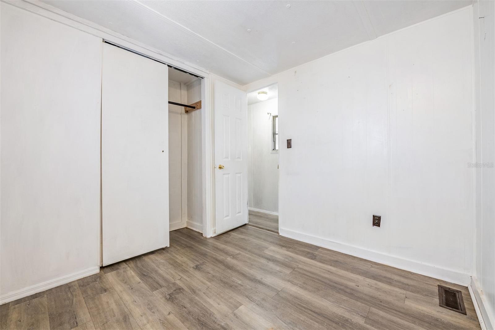 TB8455954 Property Photo