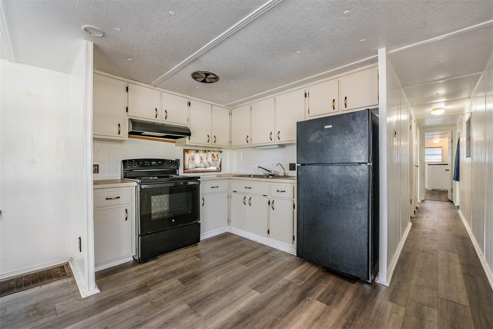 TB8455954 Property Photo