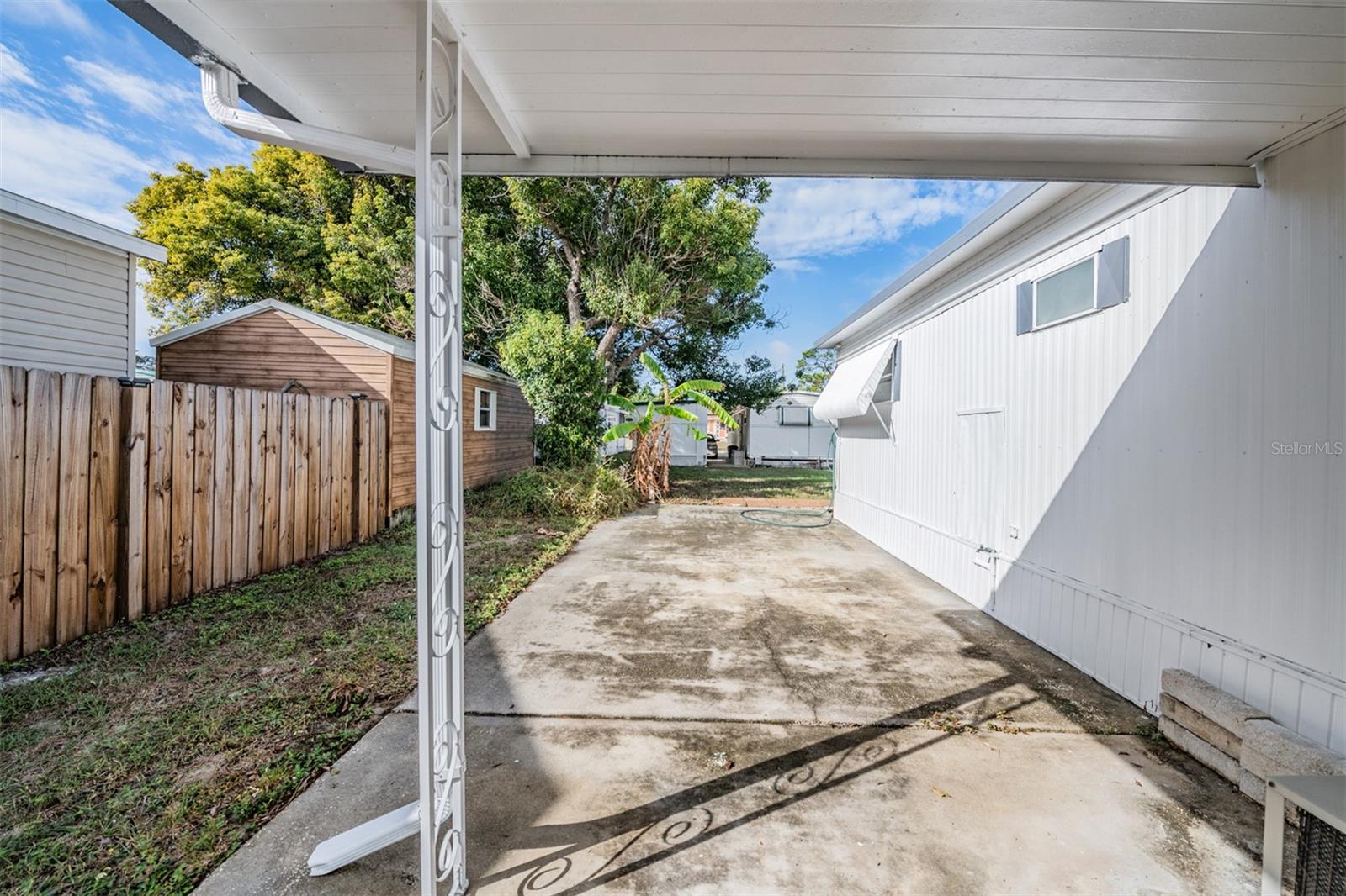 TB8455954 Property Photo