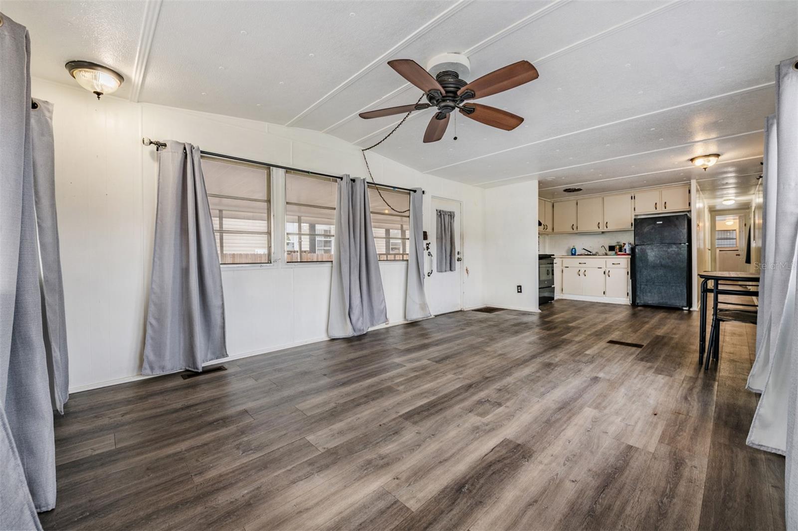 TB8455954 Property Photo