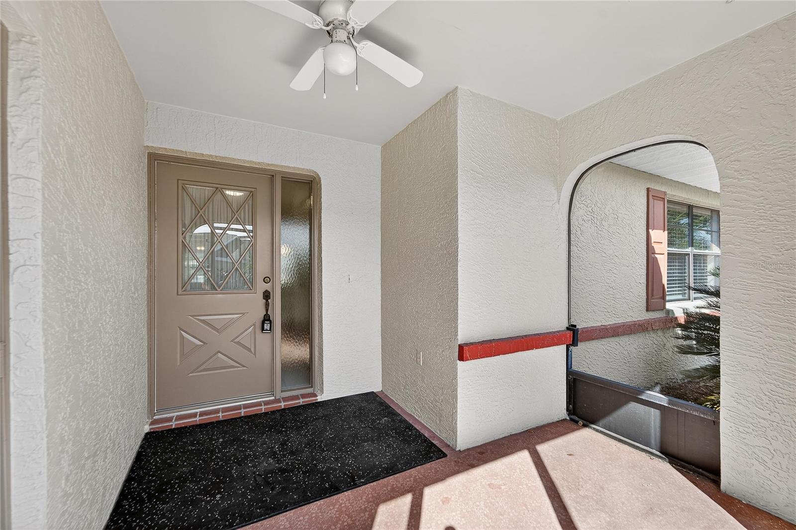 screened in front porch