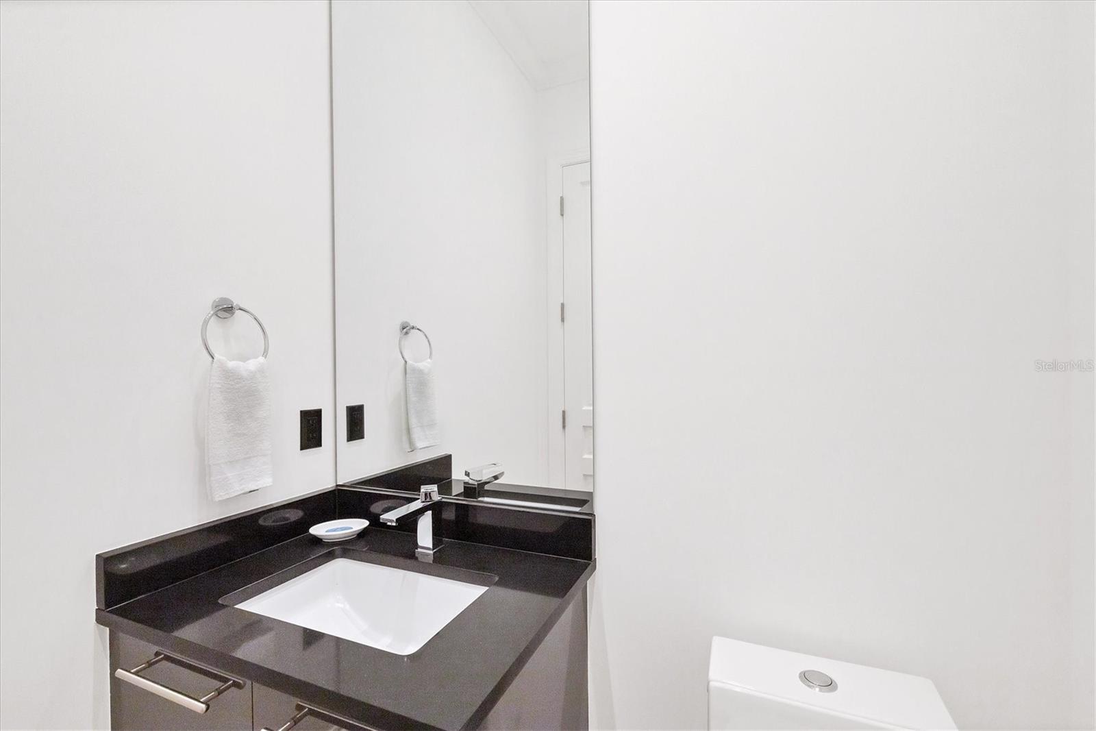 D6145179 Property Photo