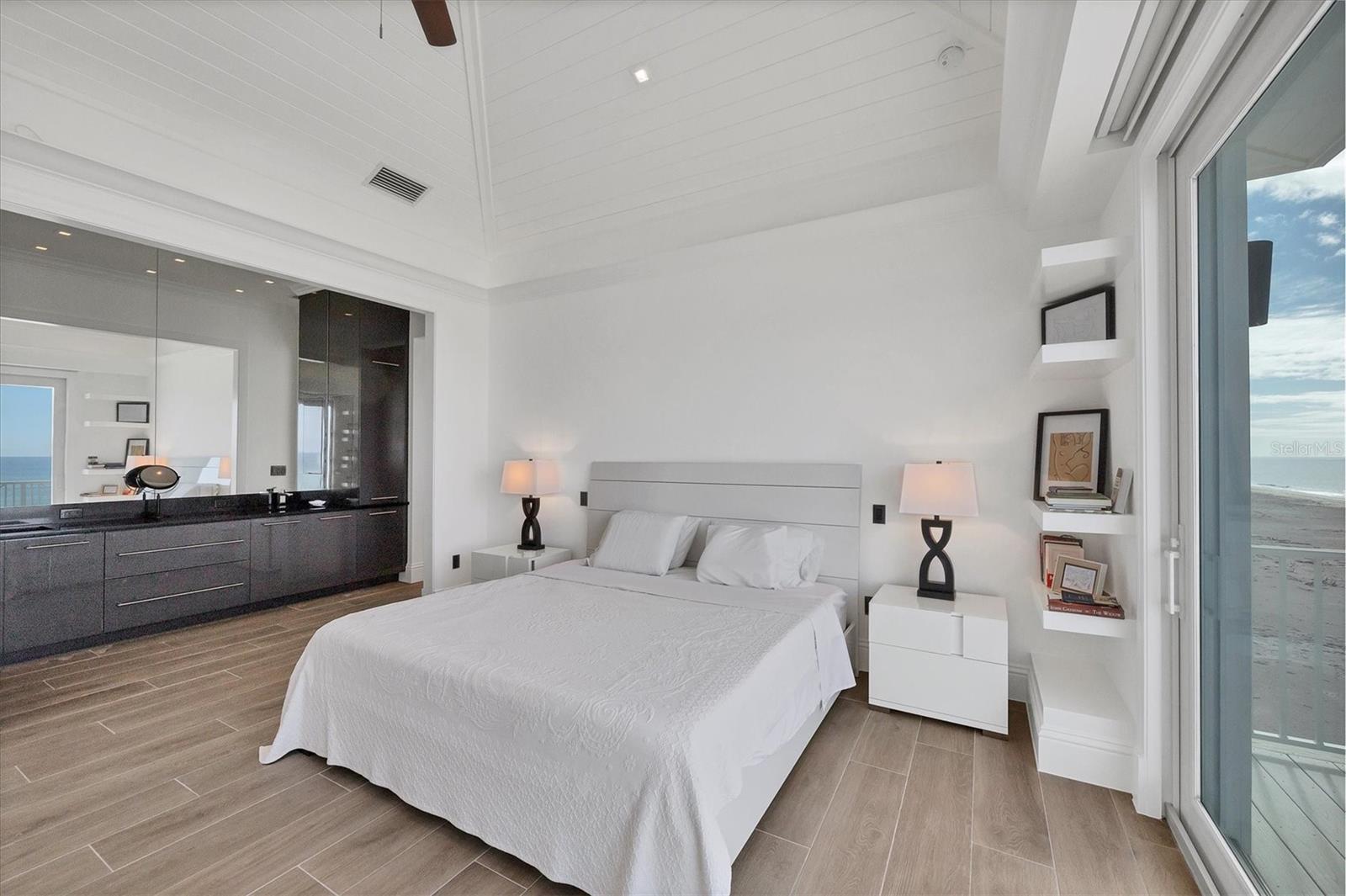 D6145179 Property Photo