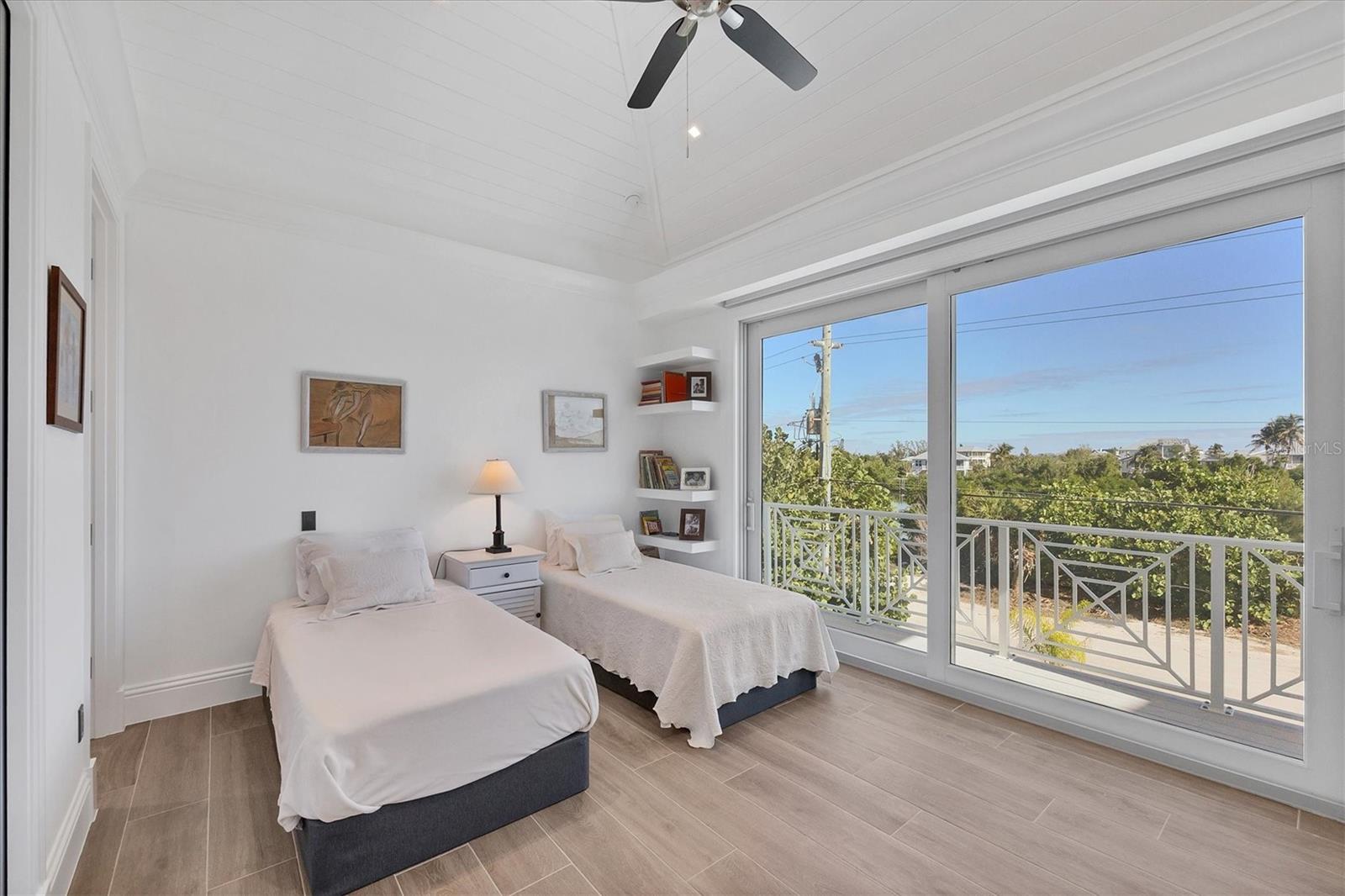 D6145179 Property Photo