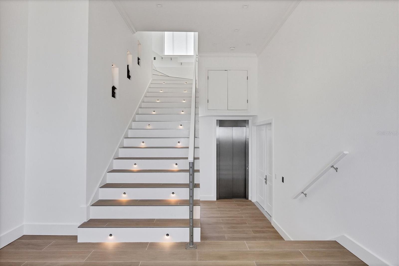 D6145179 Property Photo