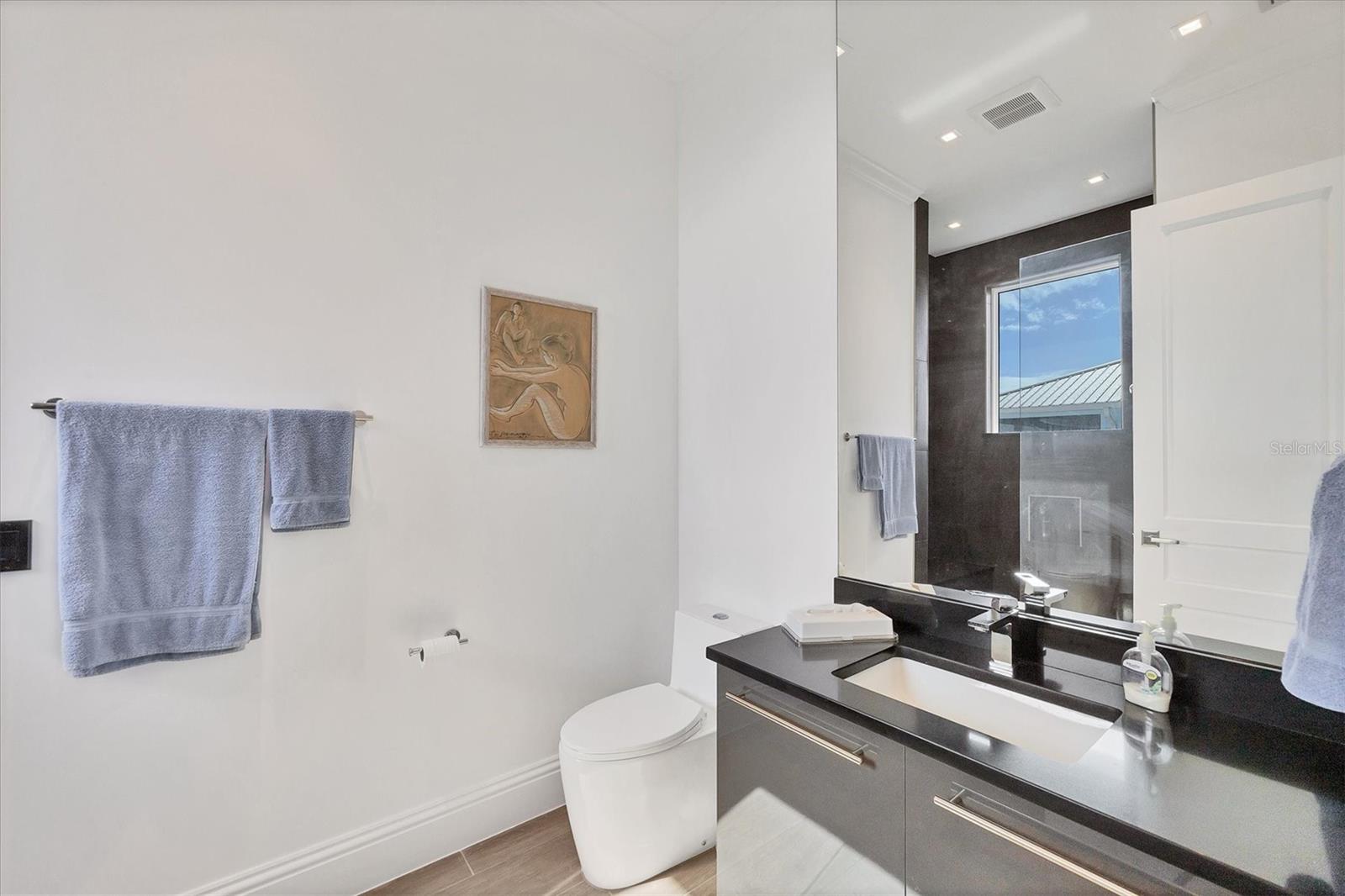 D6145179 Property Photo