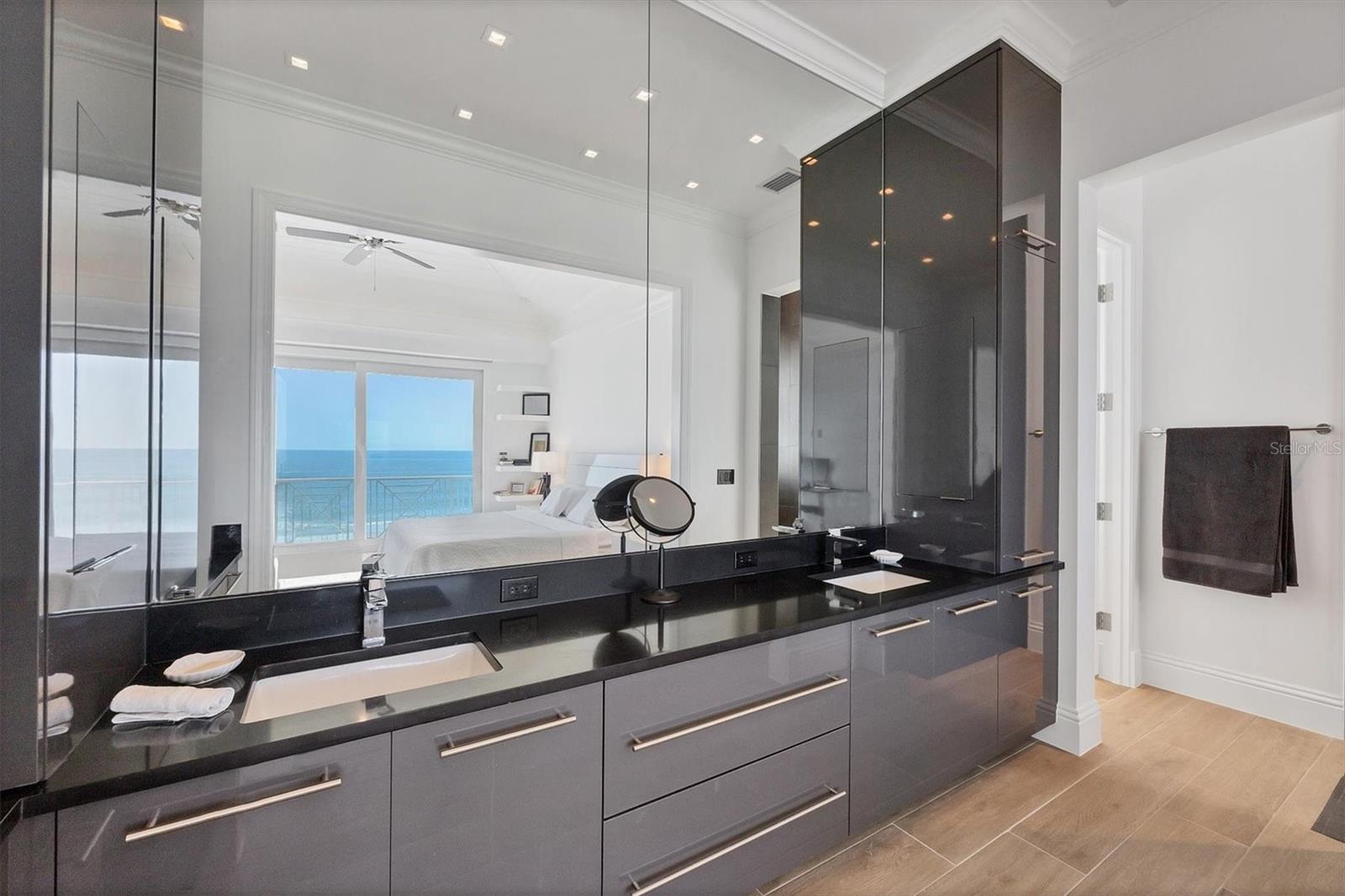 D6145179 Property Photo