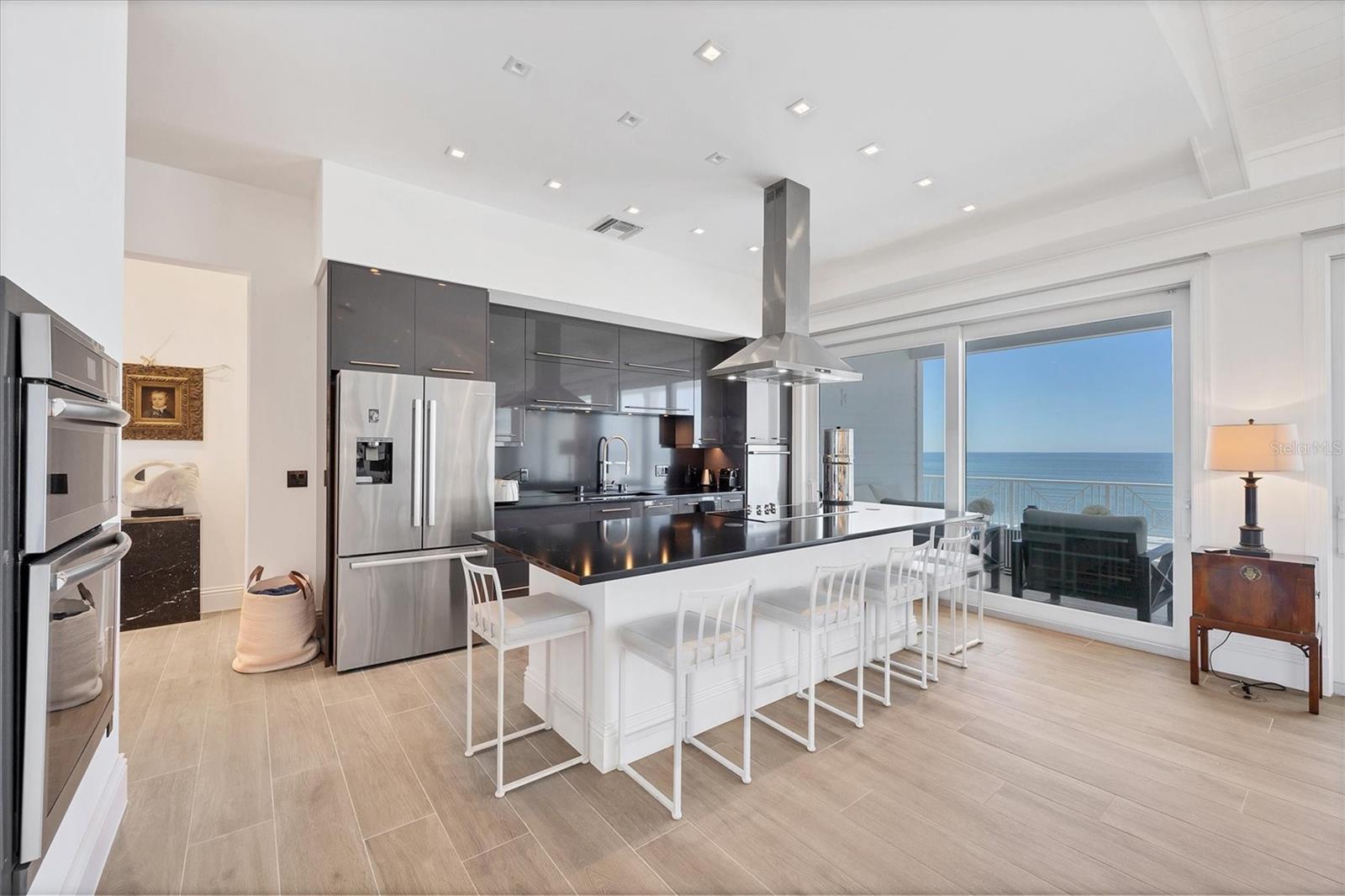 D6145179 Property Photo