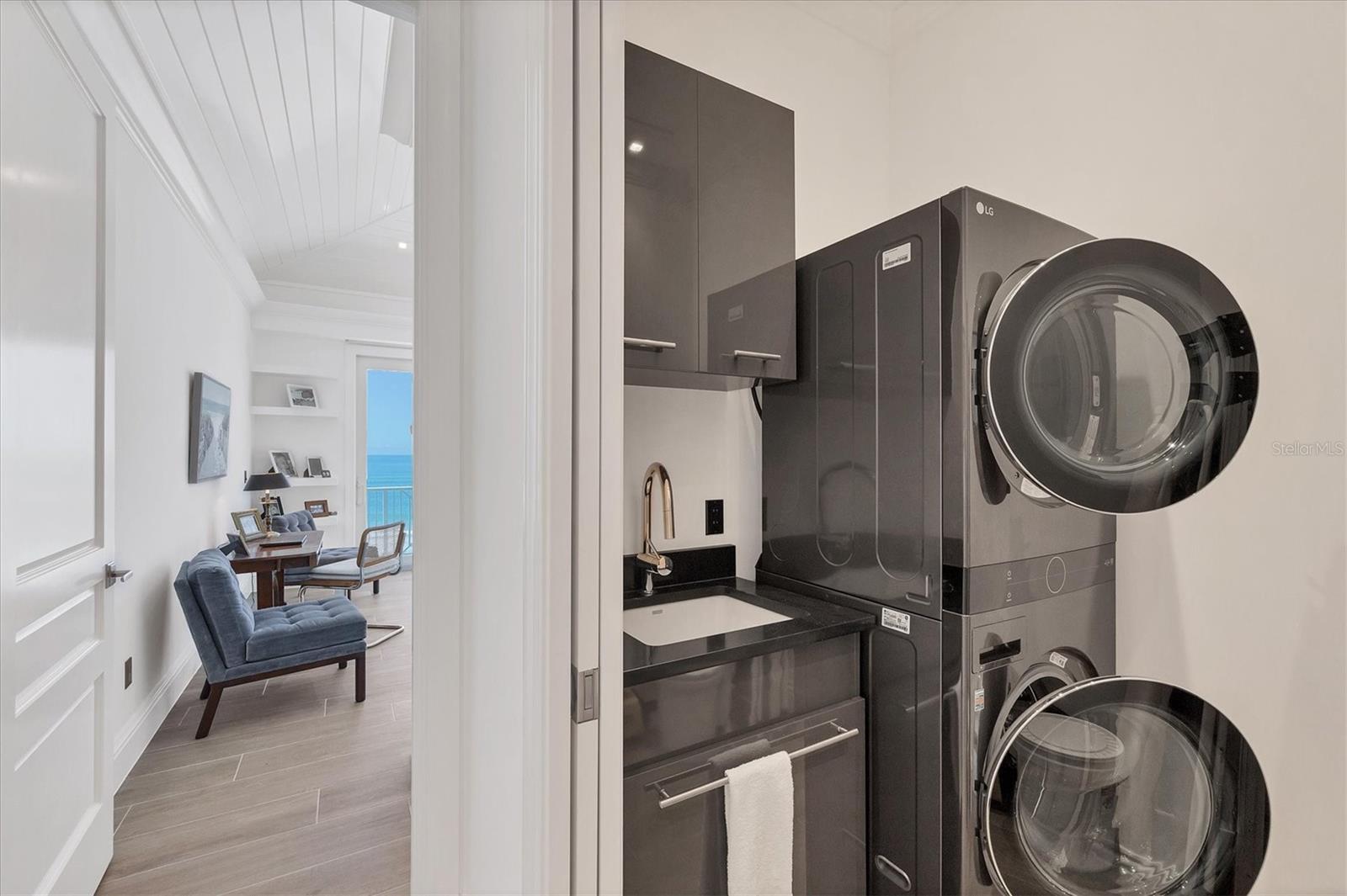 D6145179 Property Photo