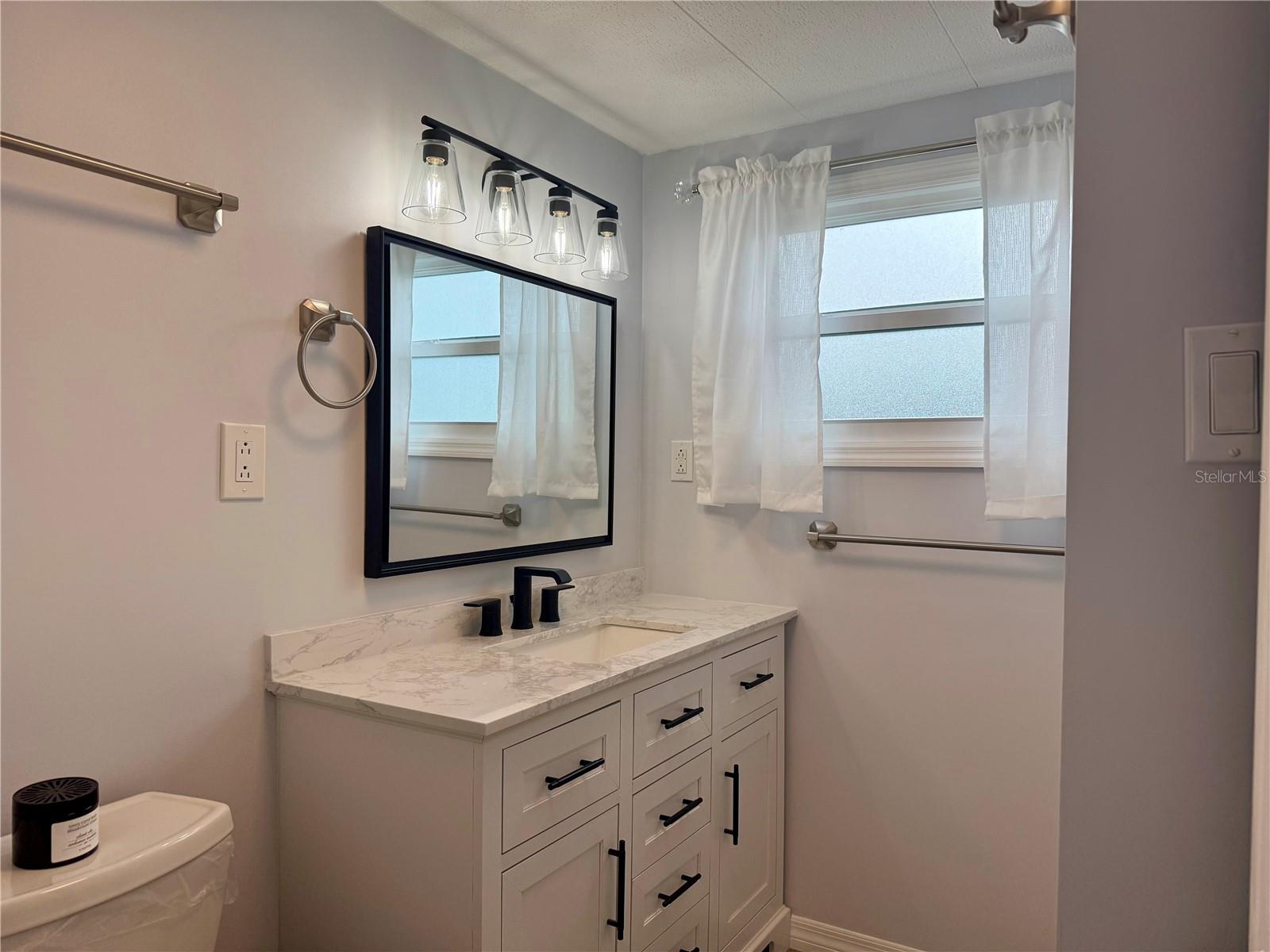 TB8456002 Property Photo