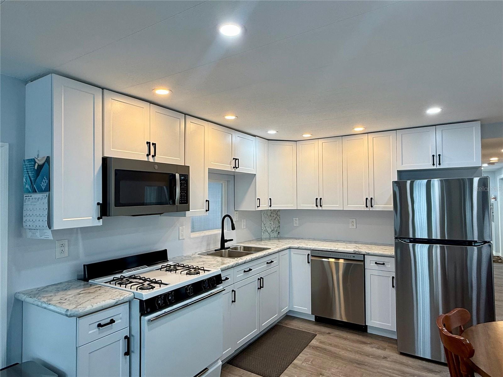 TB8456002 Property Photo