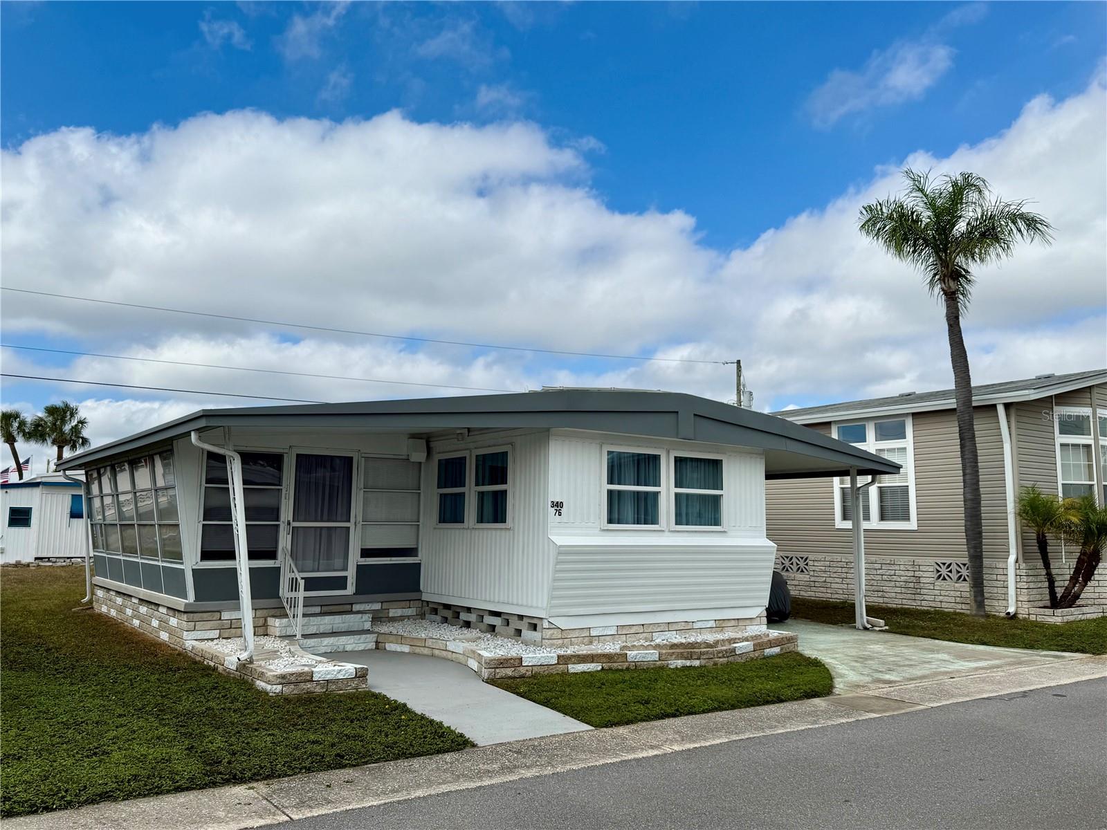 TB8456002 Property Photo