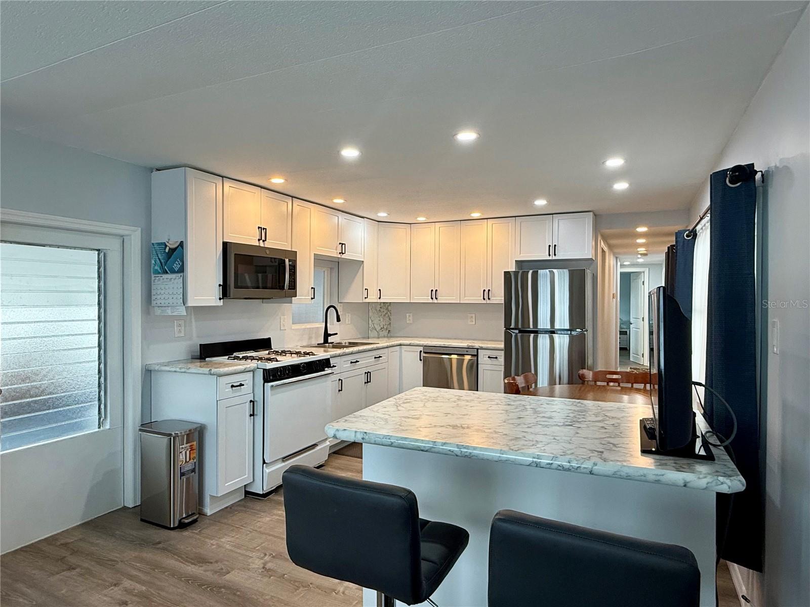 TB8456002 Property Photo