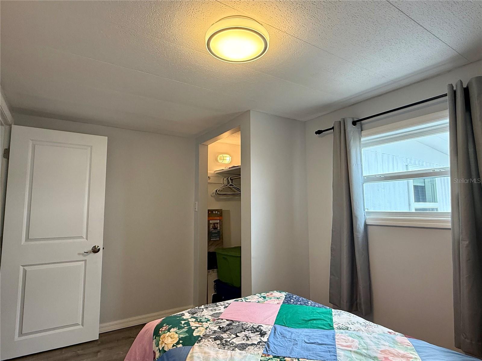 TB8456002 Property Photo