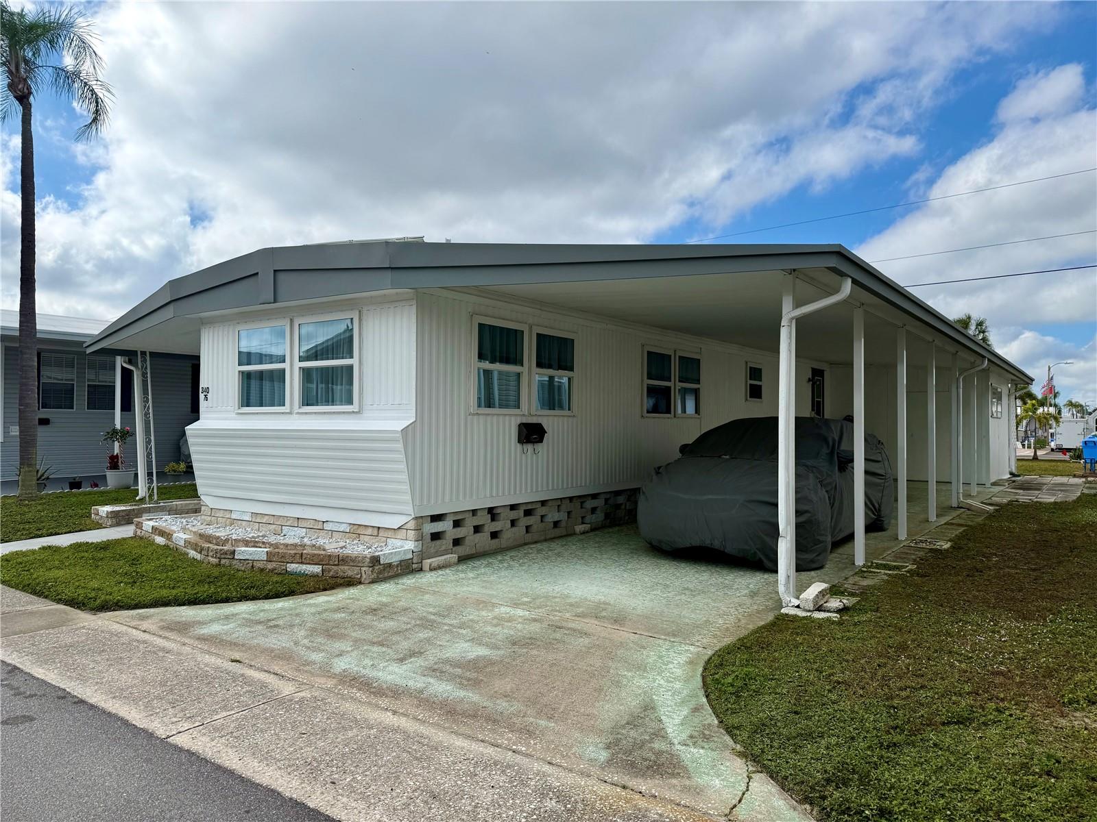 TB8456002 Property Photo