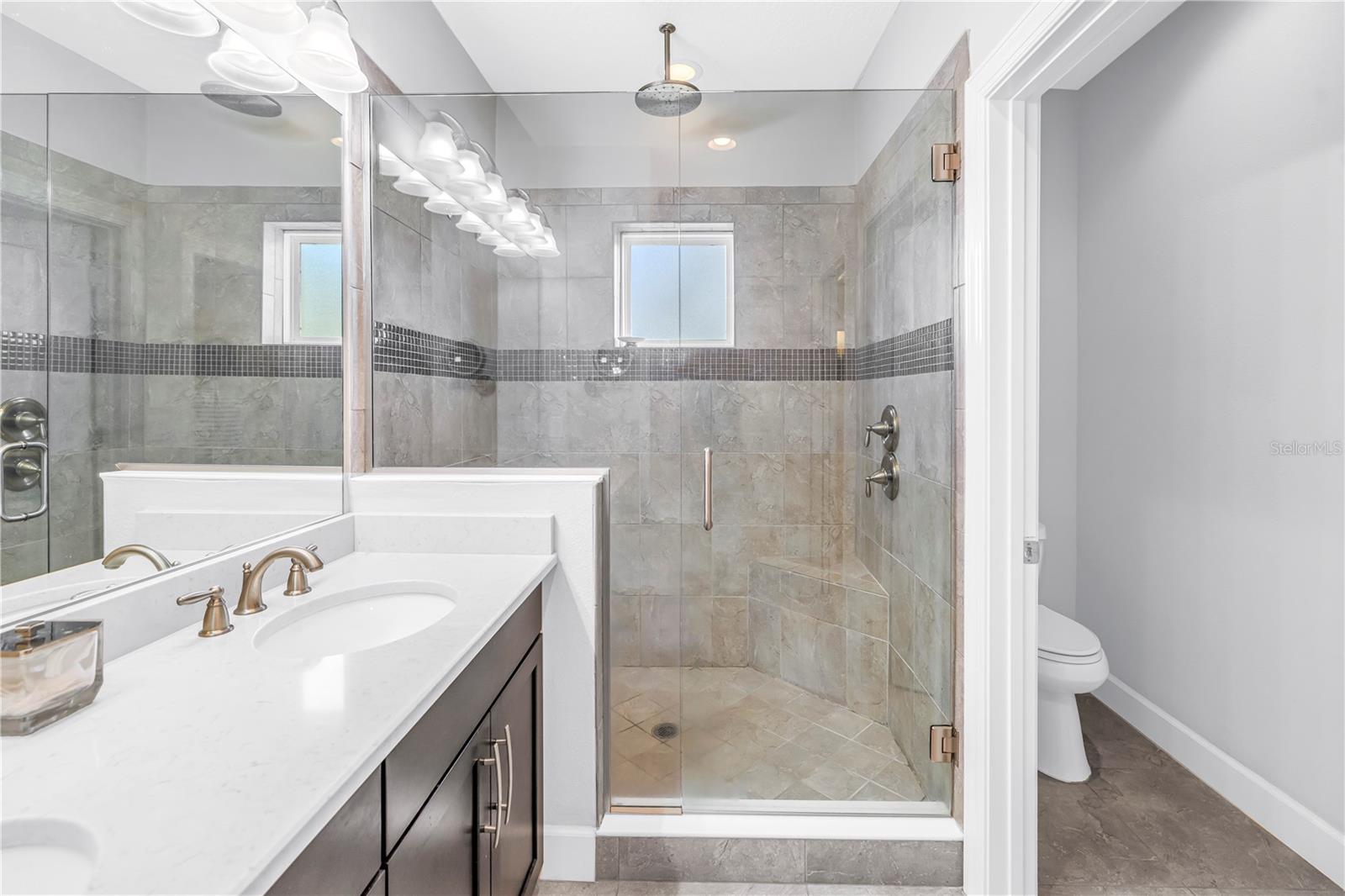 TB8456006 Property Photo