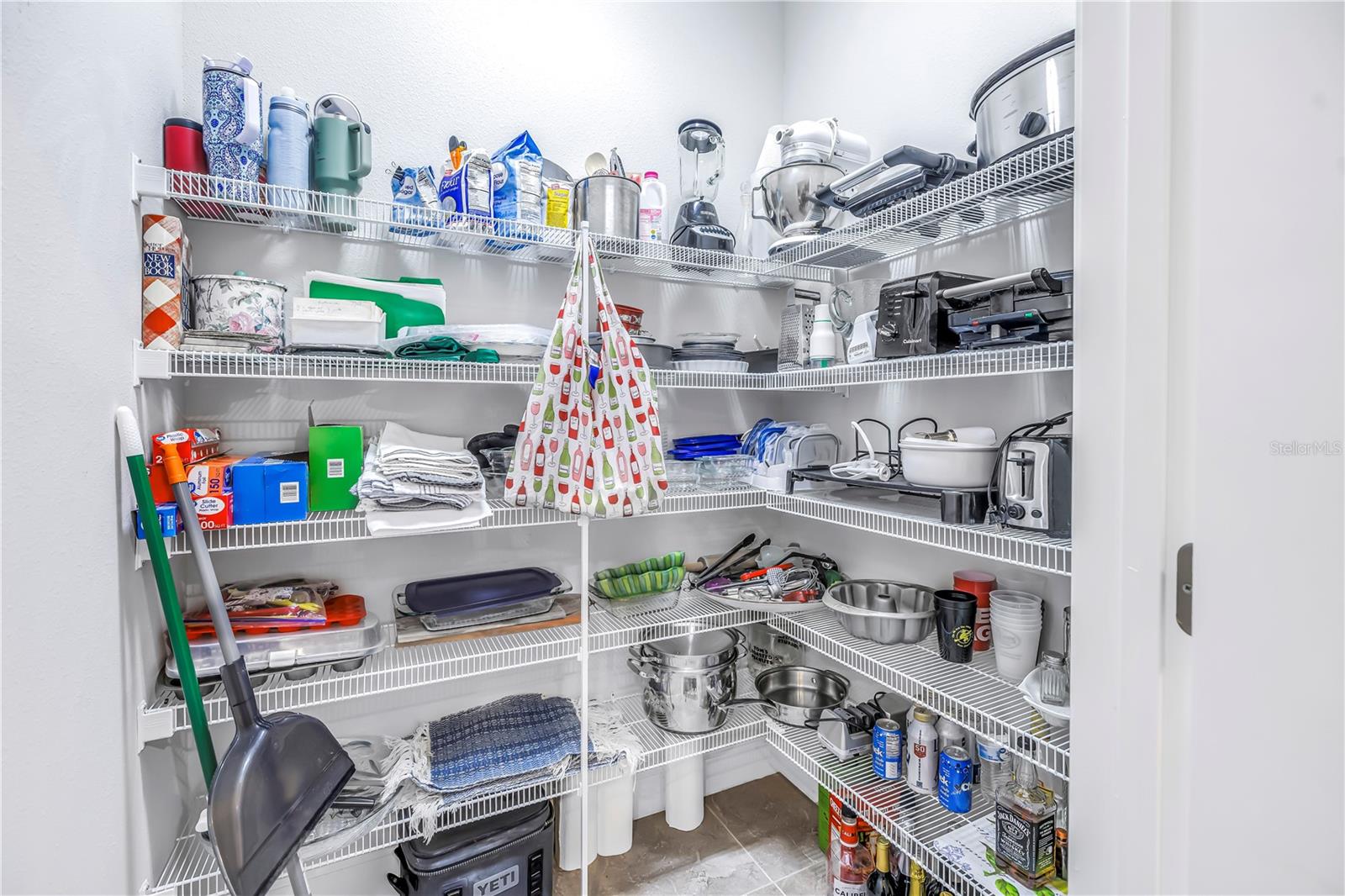 TB8456006 Property Photo