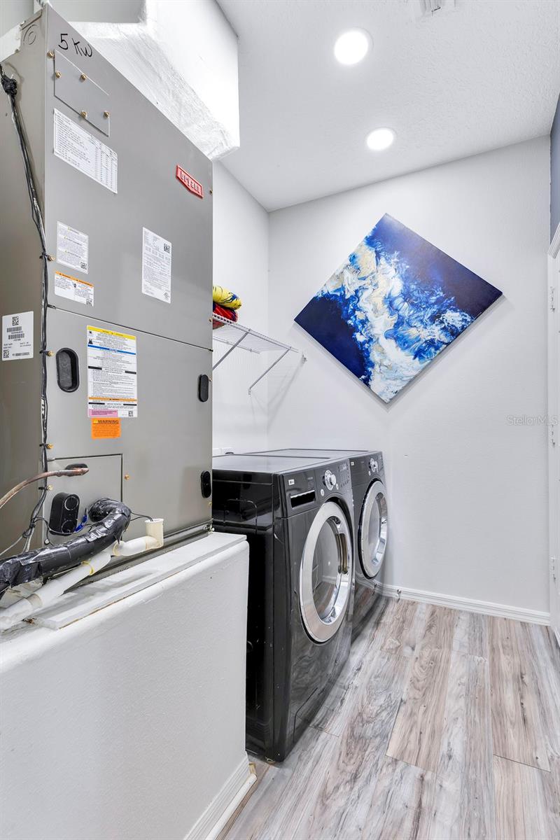 O6367033 Property Photo