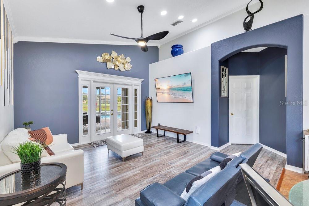 O6367033 Property Photo