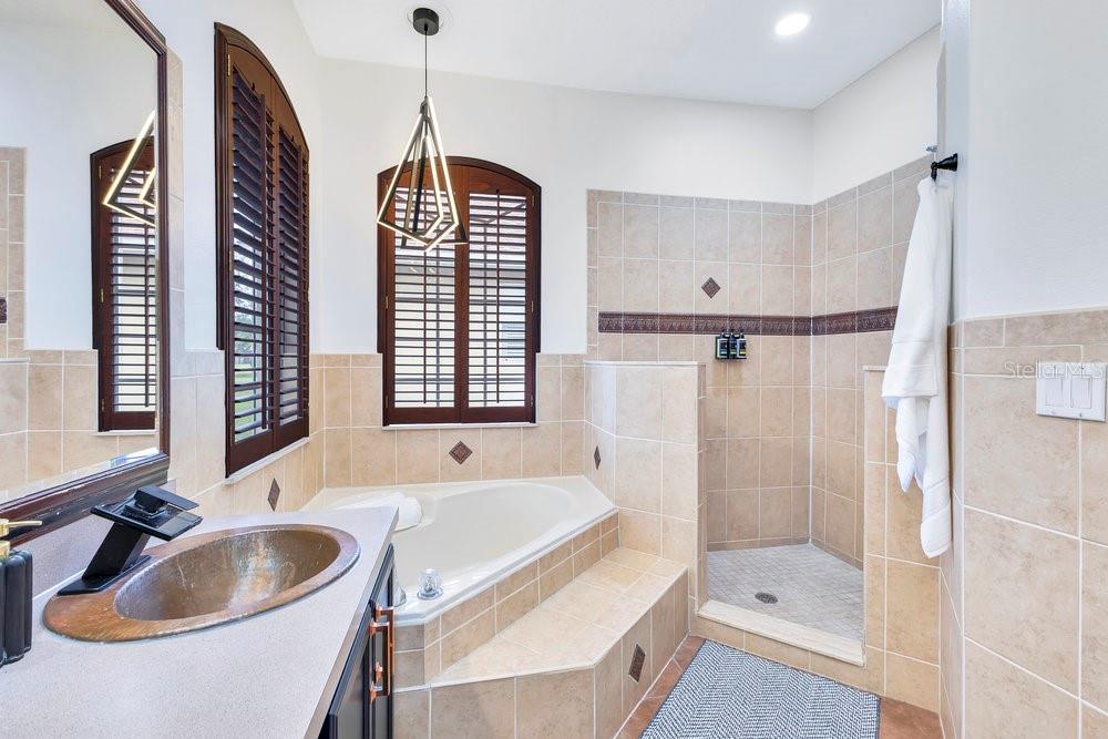 O6367033 Property Photo